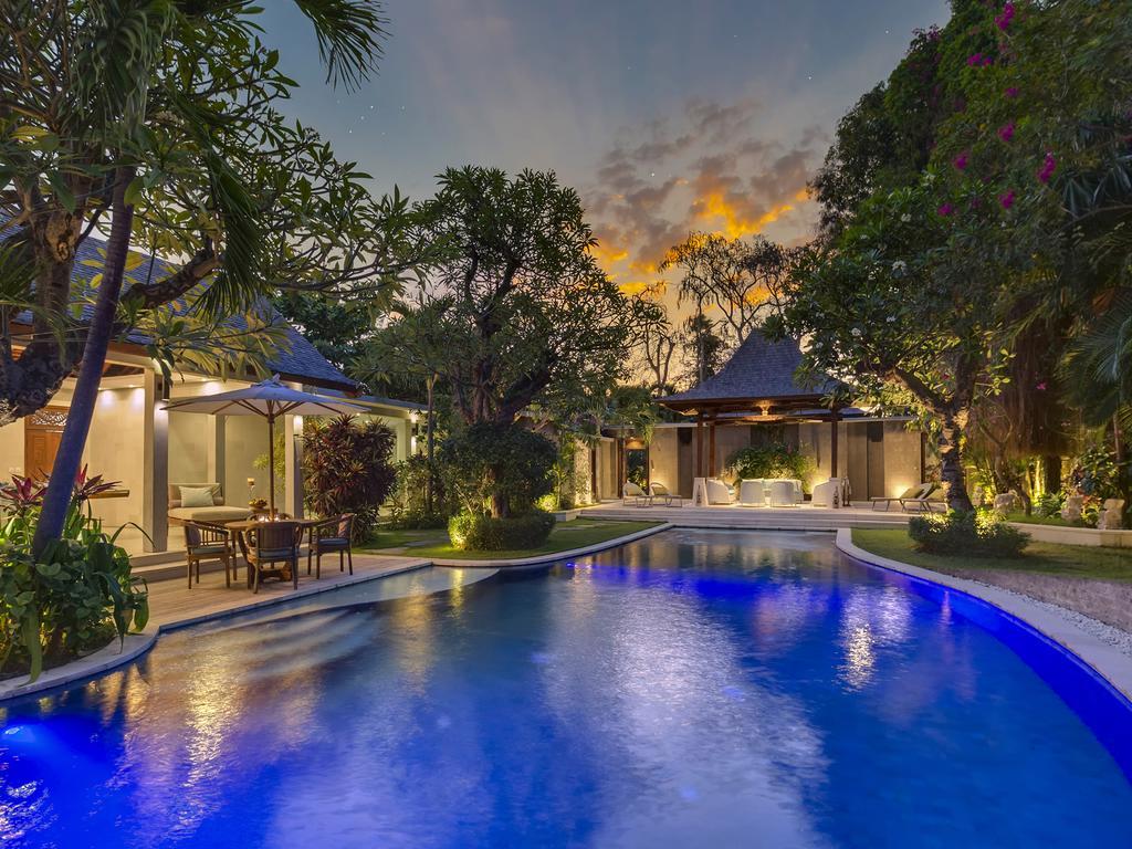 Lataliana Villas Seminyak Szoba fotó